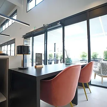Arrow Euroairport Bale Mulhouse Sausheim