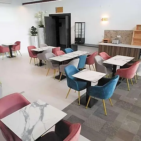 Hotel Arrow Euroairport Bale Mulhouse 3*