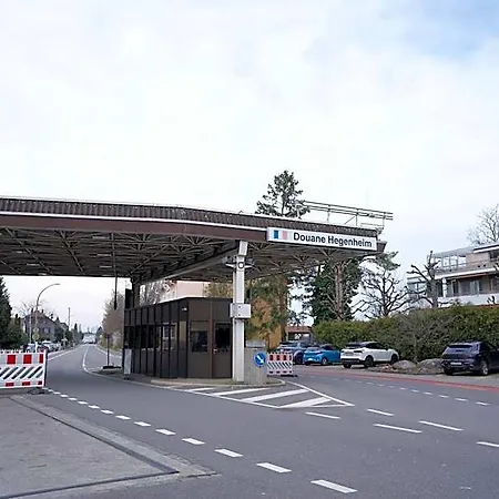 Arrow Euroairport Bale Mulhouse Sausheim